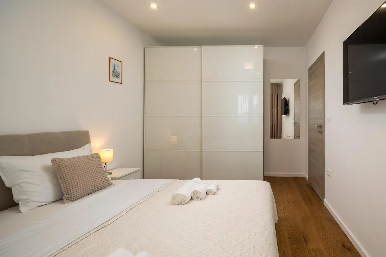Apartman Mia Kastela Apartment