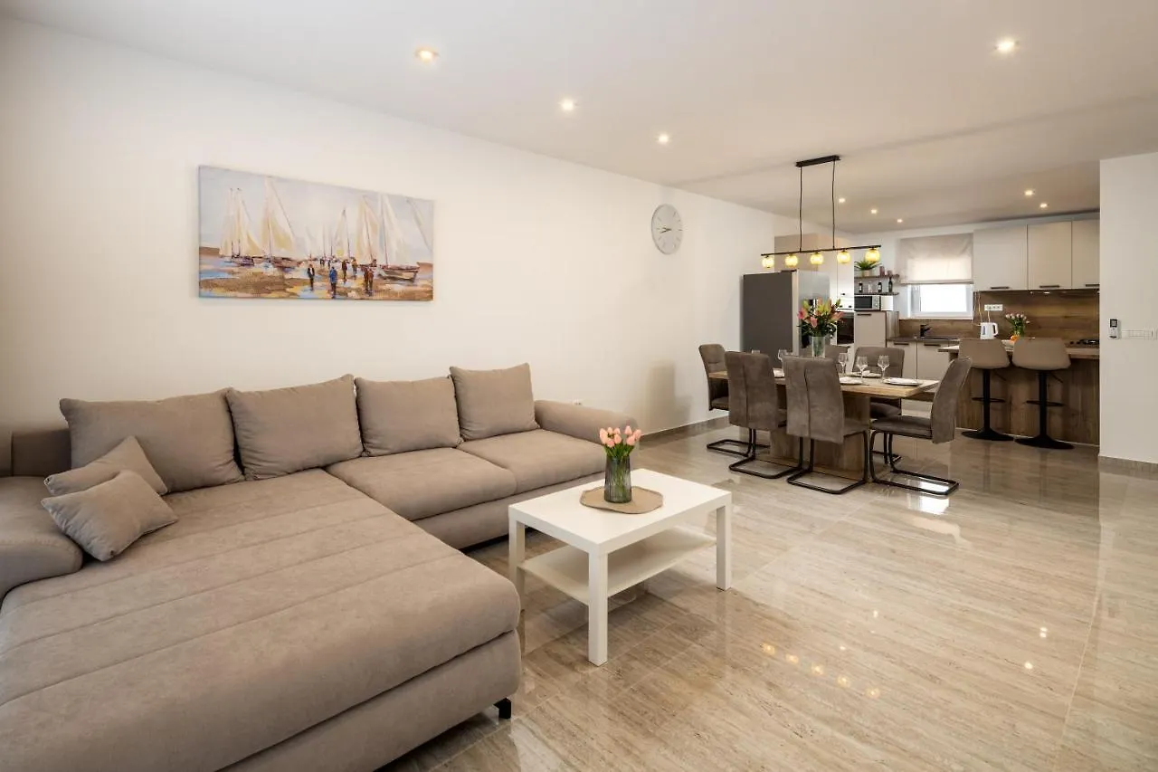 Apartman Mia Kastela Apartment